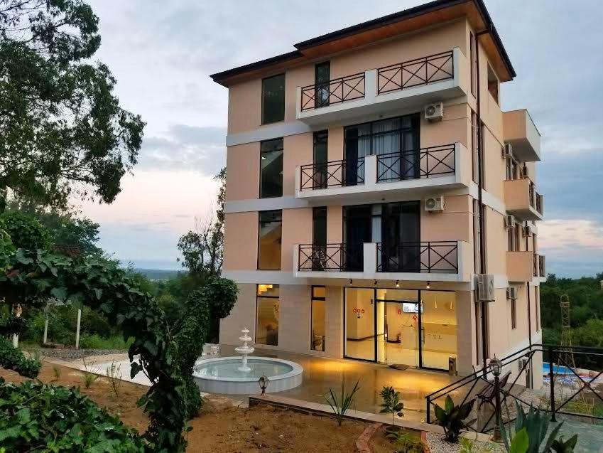 Vita Gardenia Hotel Tsqaltubo Exteriör bild