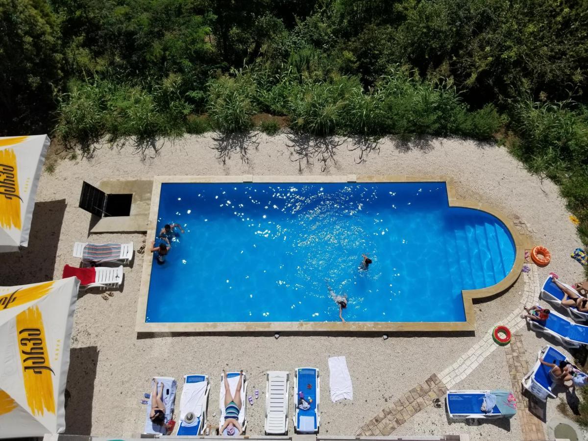 Vita Gardenia Hotel Tsqaltubo Exteriör bild