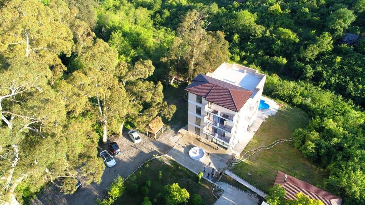 Vita Gardenia Hotel Tsqaltubo Exteriör bild